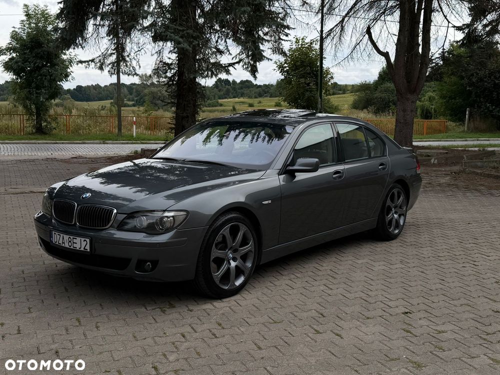 BMW Seria 7 750i - 1
