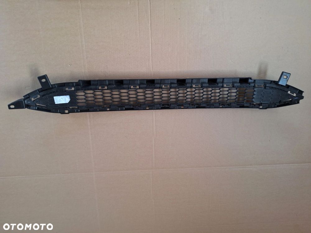HYUNDAI i30 III LIFT 21-24 KRATKA ŚRODKOWA DOLNA W ZDERZAK PRZÓD PRZEDNI ORYG. 86561-G4500 WYSYŁKA 24H - 6
