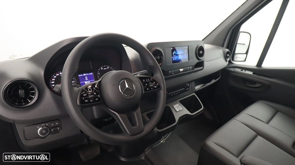 Mercedes-Benz Sprinter - 30