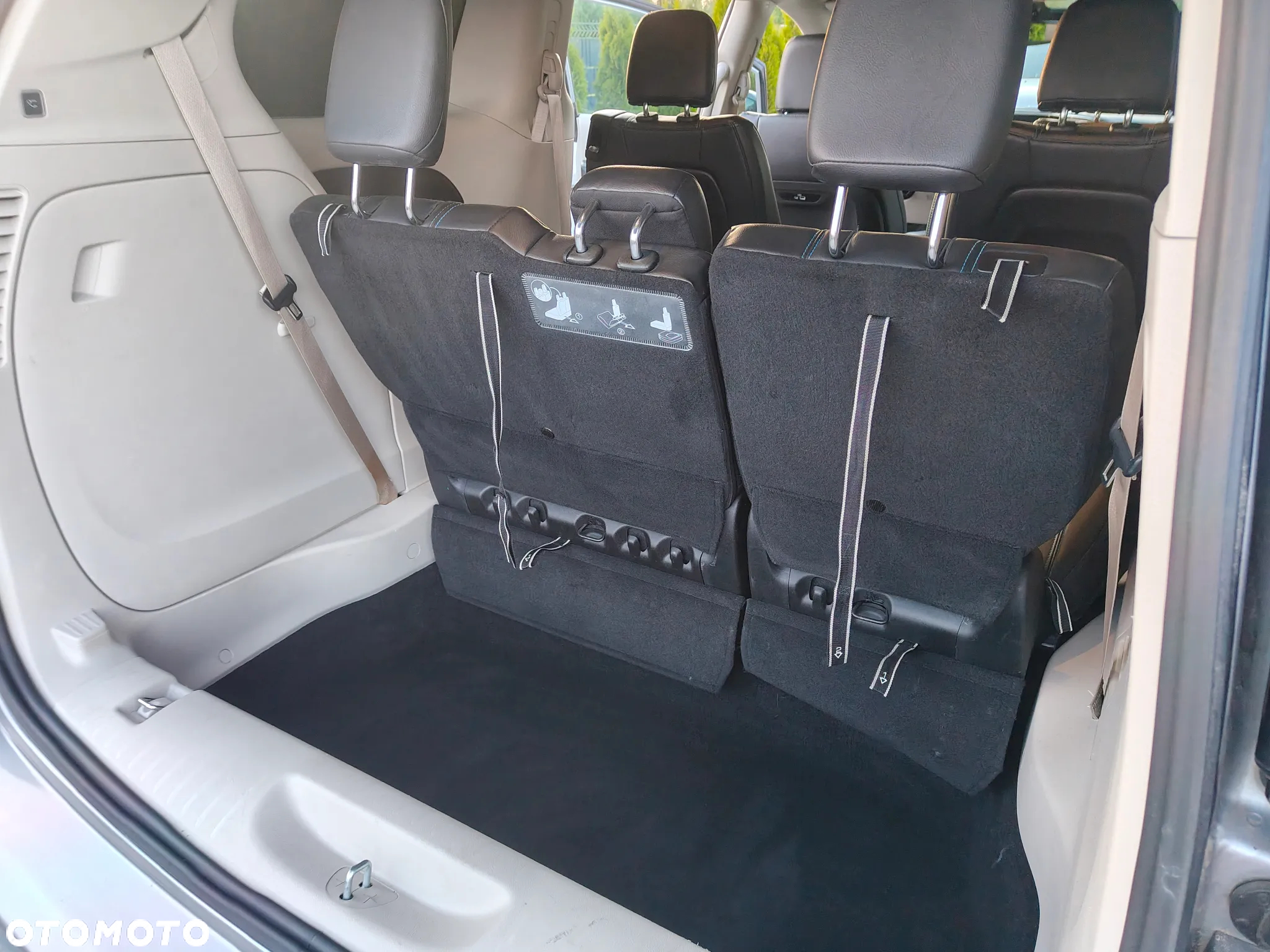 Chrysler Pacifica - 30