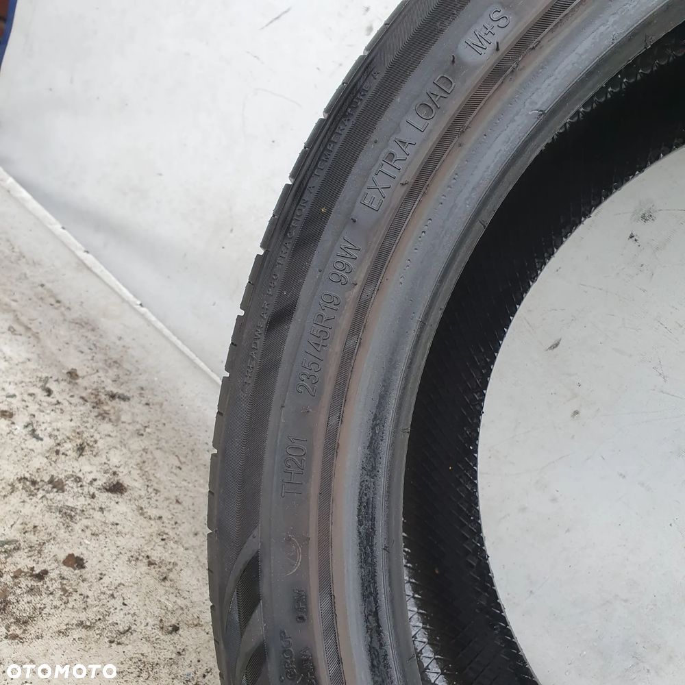 Opona TRIANGLE 235/45 R19 - 10