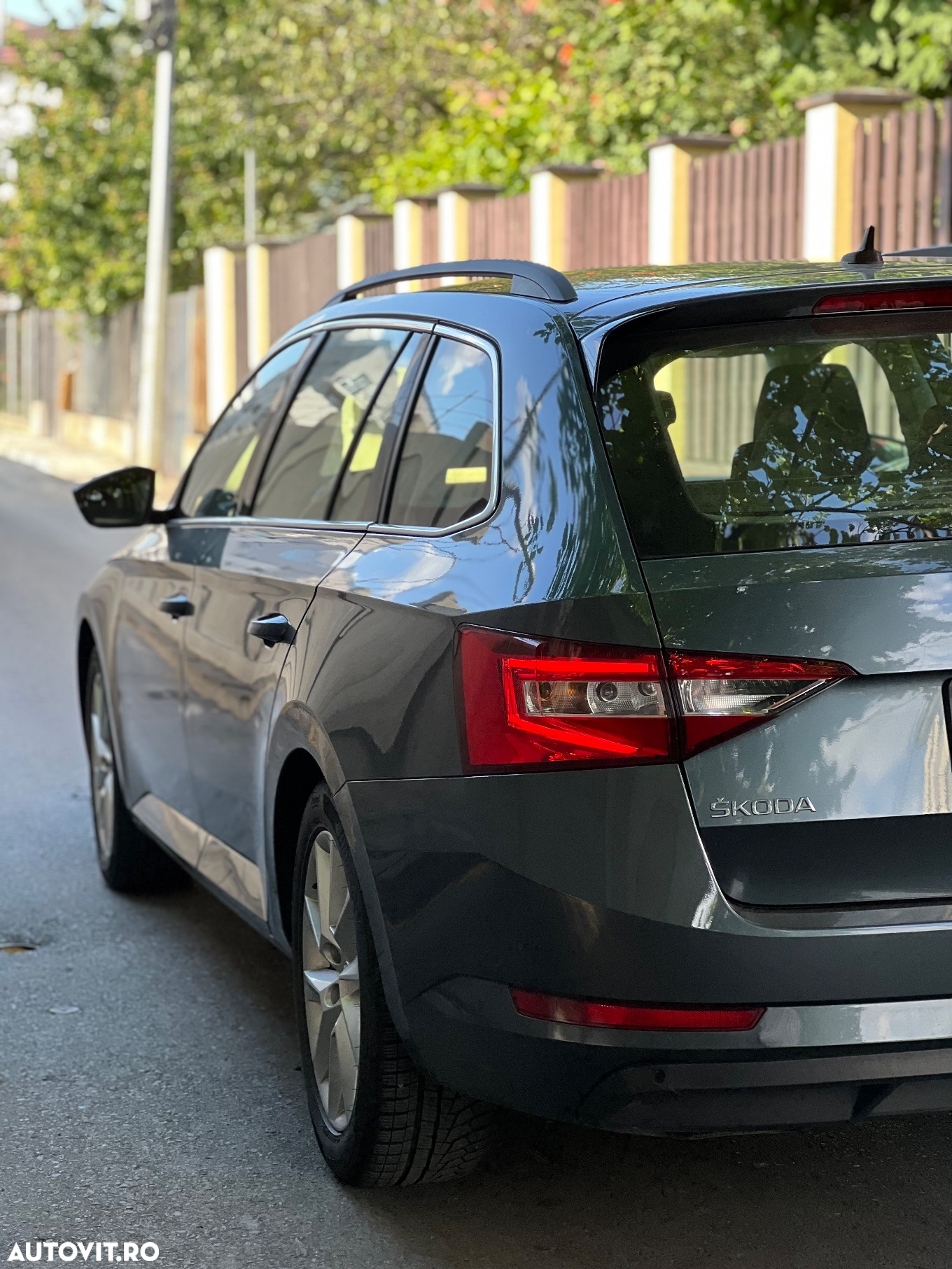 Skoda Superb Combi 2.0 TDI DSG Style - 5