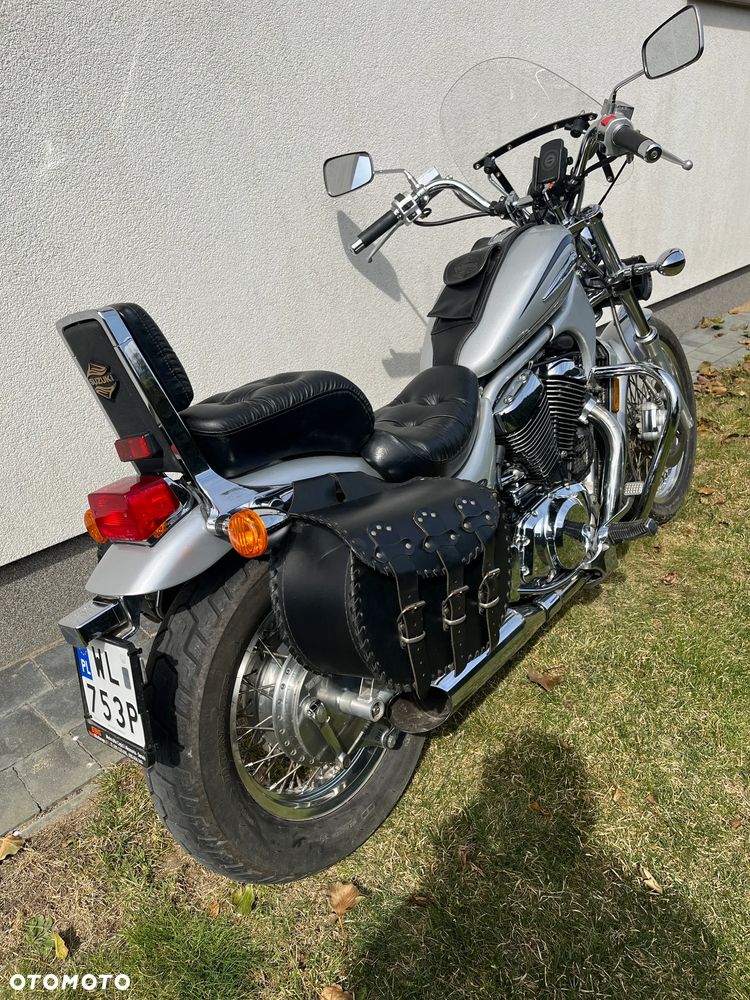 Suzuki Intruder - 3