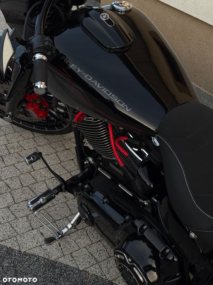 Harley-Davidson FXSB Breakout - 13