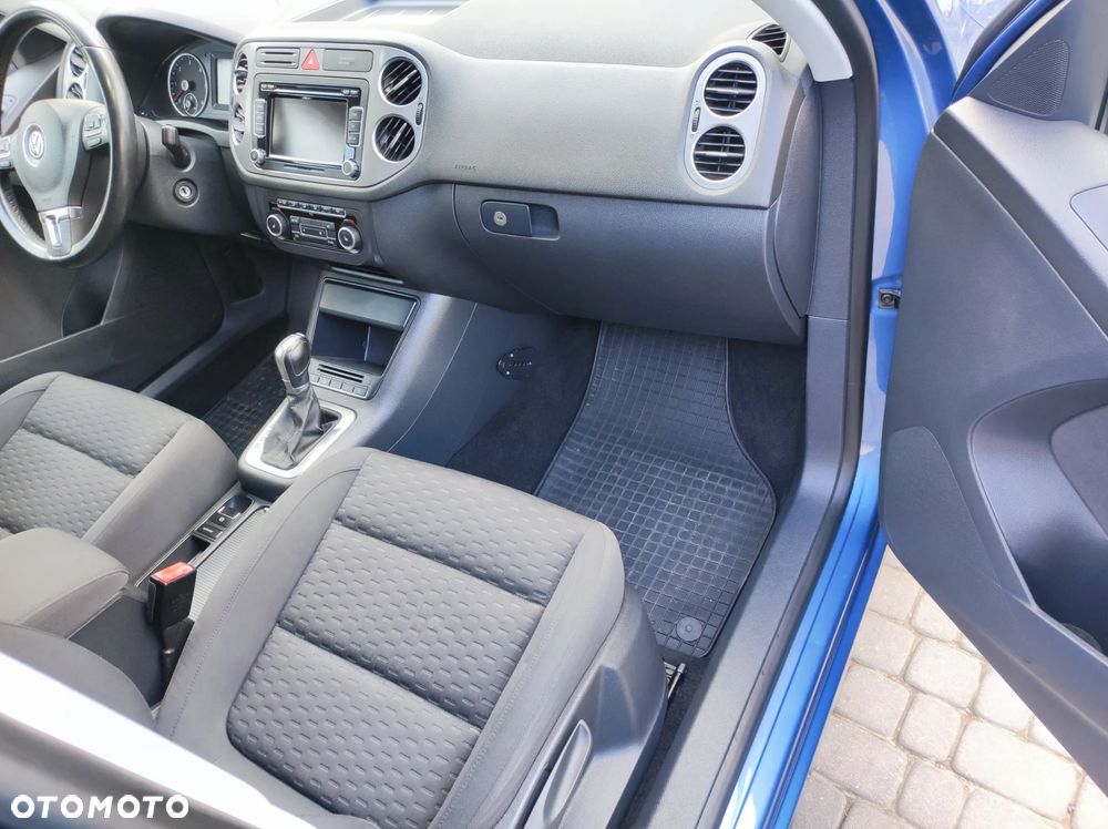 Volkswagen Jetta 2.0 TDI Highline DSG - 16