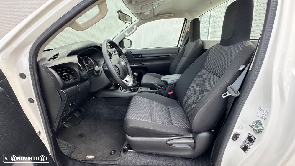 Toyota Hilux 2.4 D-4D 4X4 - 25