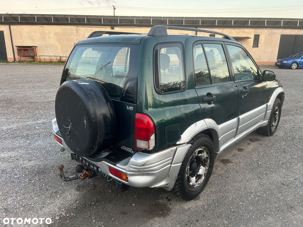 Suzuki Grand Vitara 2.5 V6 - 7