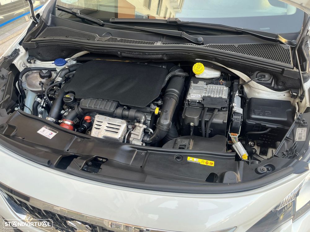 Peugeot 2008 1.2 PureTech Allure EAT6 - 19