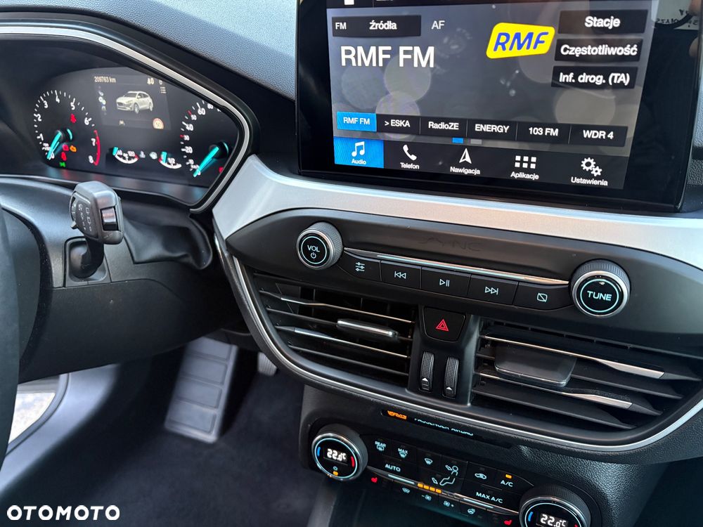 Ford Focus 1.0 EcoBoost Titanium X - 19