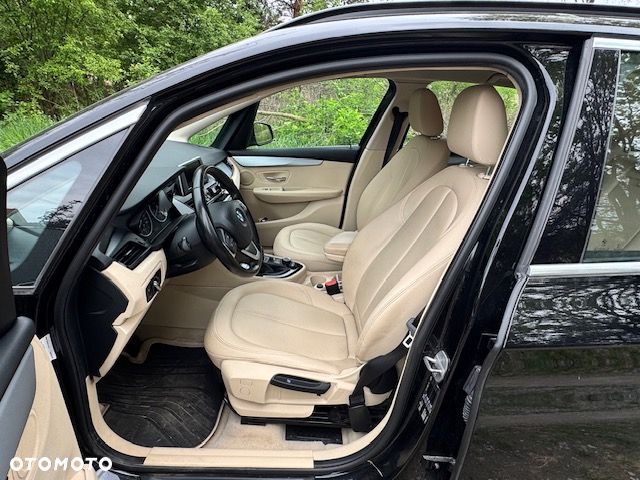 BMW Seria 2 218d - 5