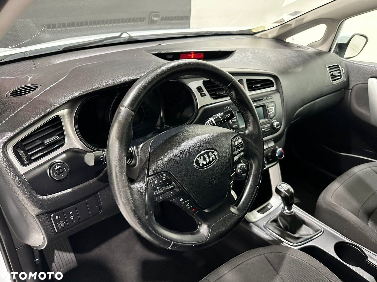 Kia Ceed - 11