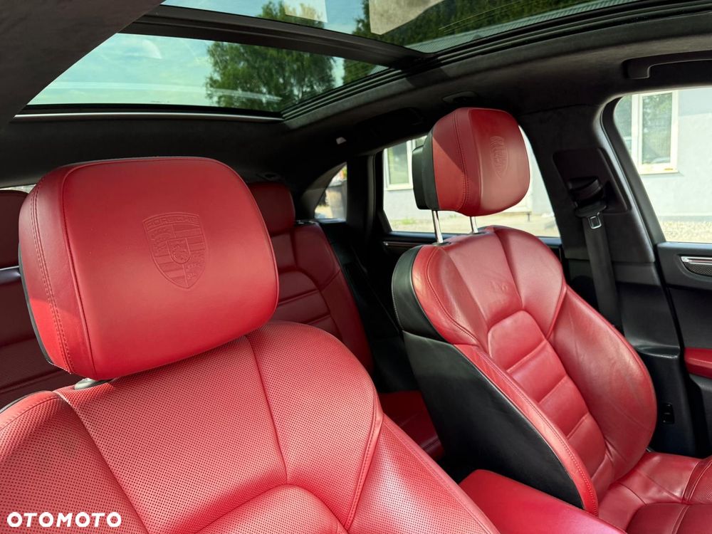 Porsche Macan Turbo PDK - 29