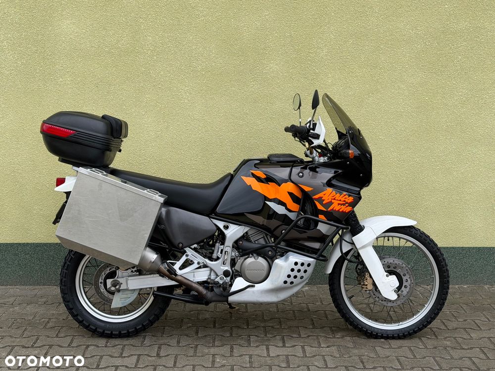 Honda XRV - 7