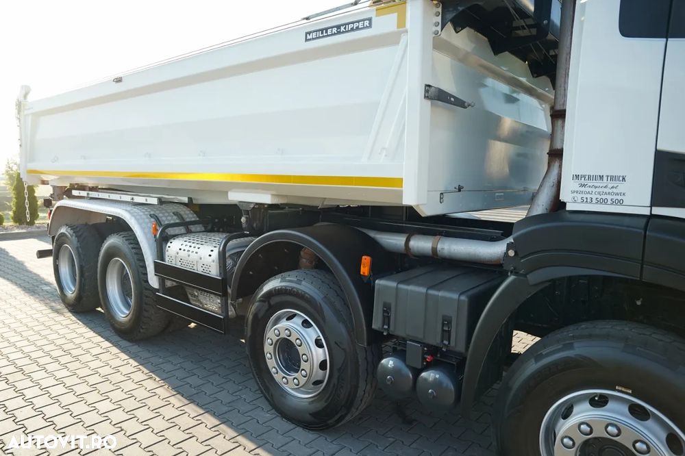 Iveco X-WAY 480 / 8X4 / BASCULATOR DUBLU / BANCĂ LATERALĂ HIDRODOXICĂ / PERDĂ ELECTRICĂ / ANVELOPE 100% / - 23