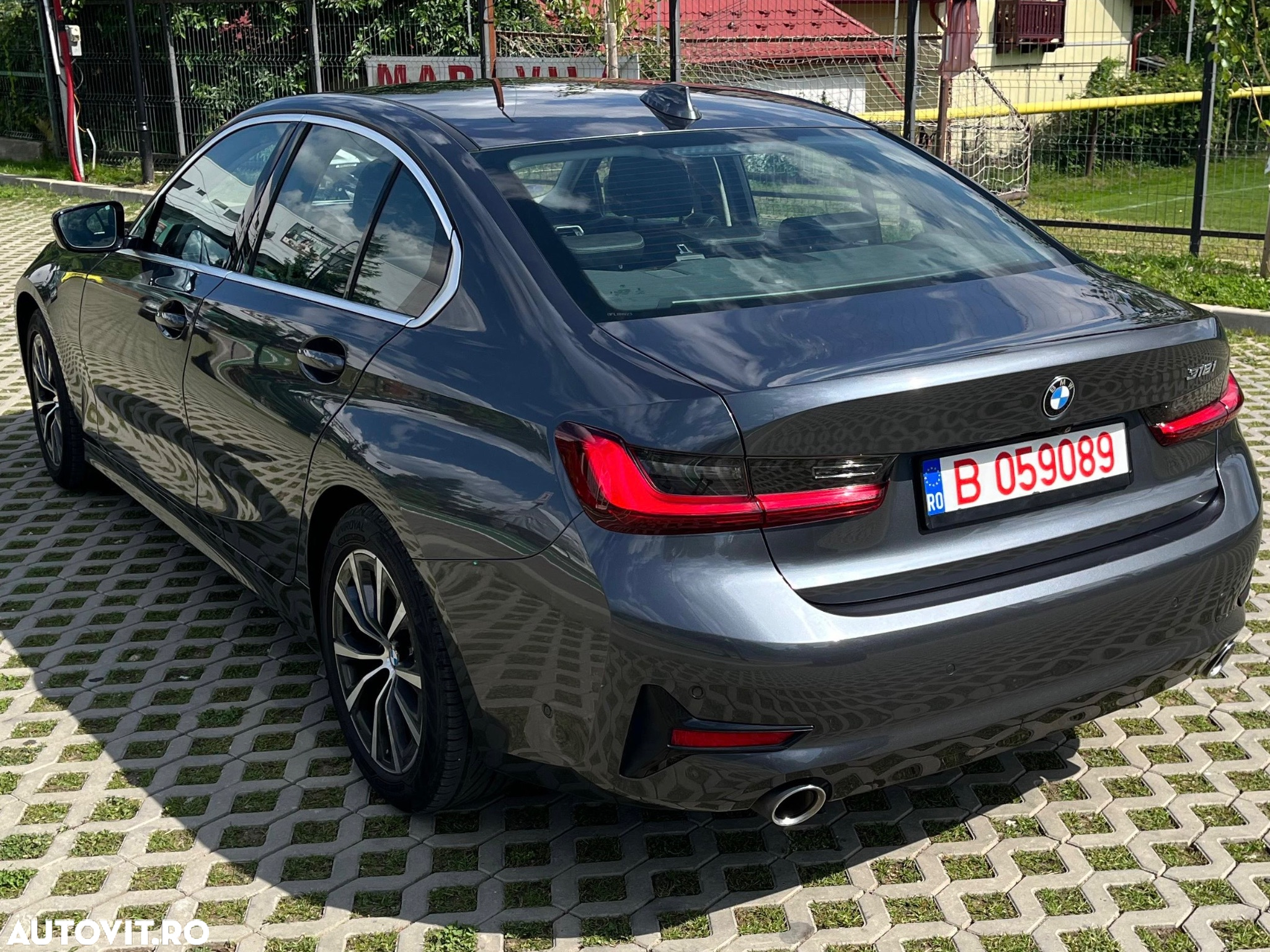 BMW Seria 3 318i AT - 29