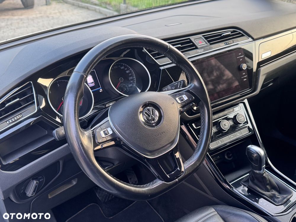 Volkswagen Touran 2.0 TDI BMT Highline DSG - 12