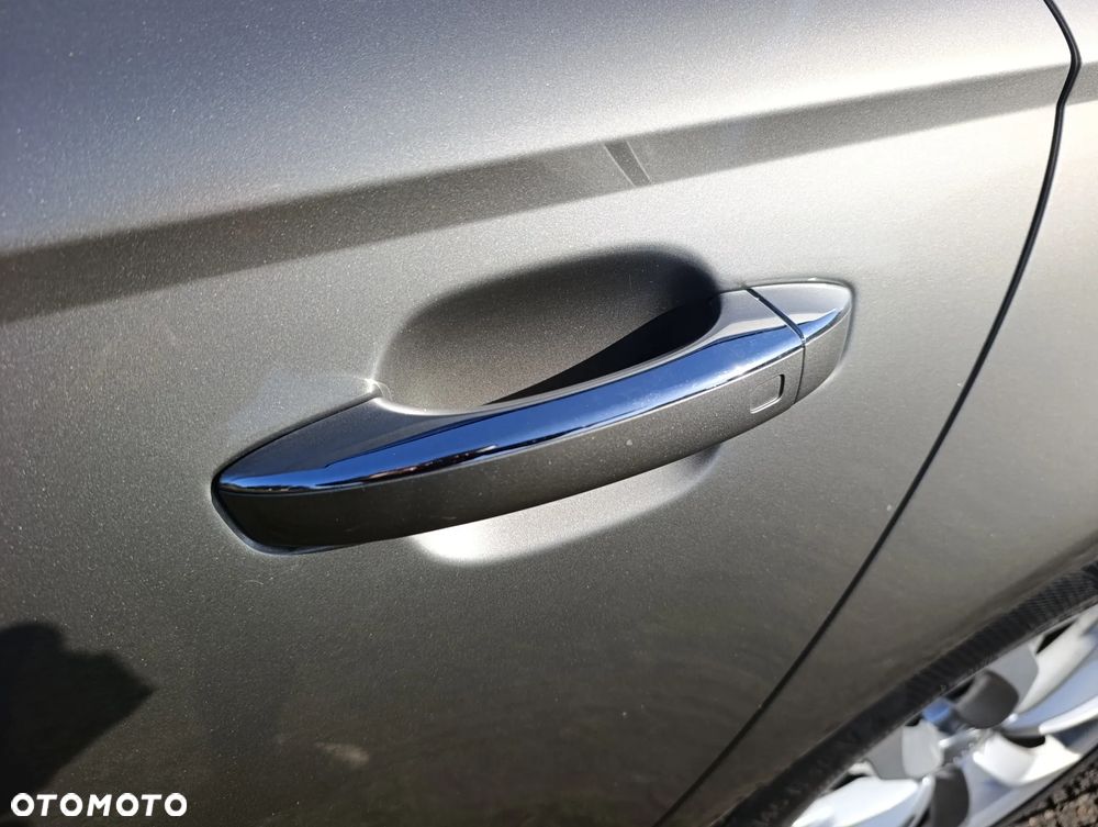 Audi A6 Avant 2.0 TDI ultra S tronic - 15