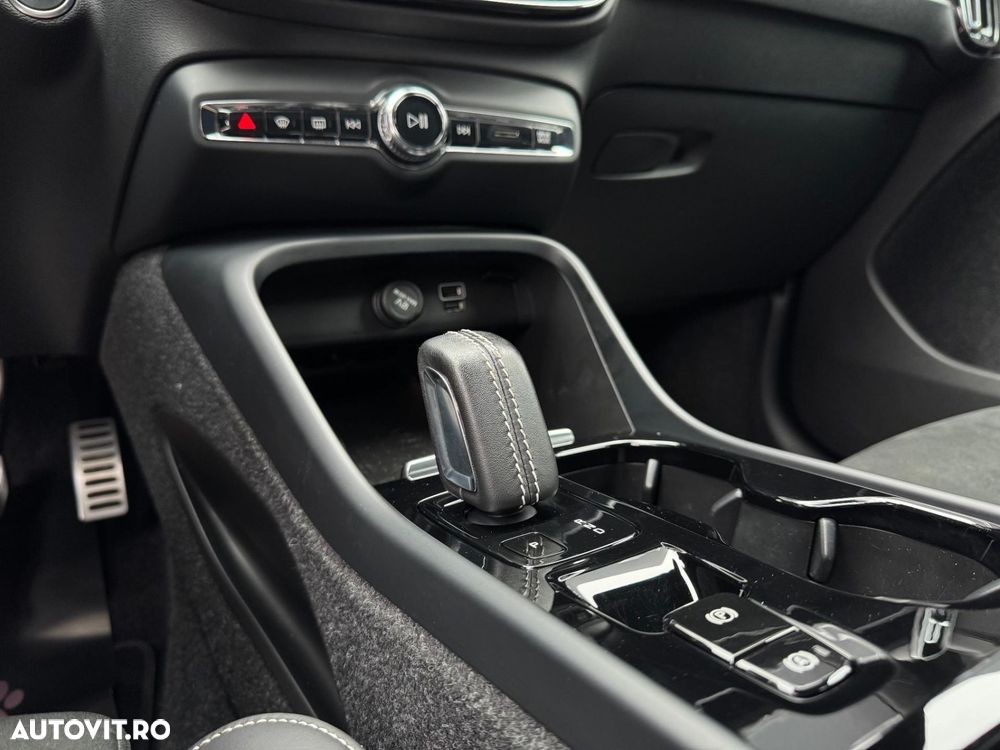 Volvo XC 40 B4 AT8 AWD Mild Hybrid R-Design - 15