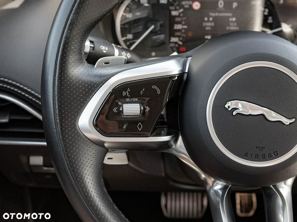 Jaguar XE 2.0 P250 R-Dynamic Black - 17