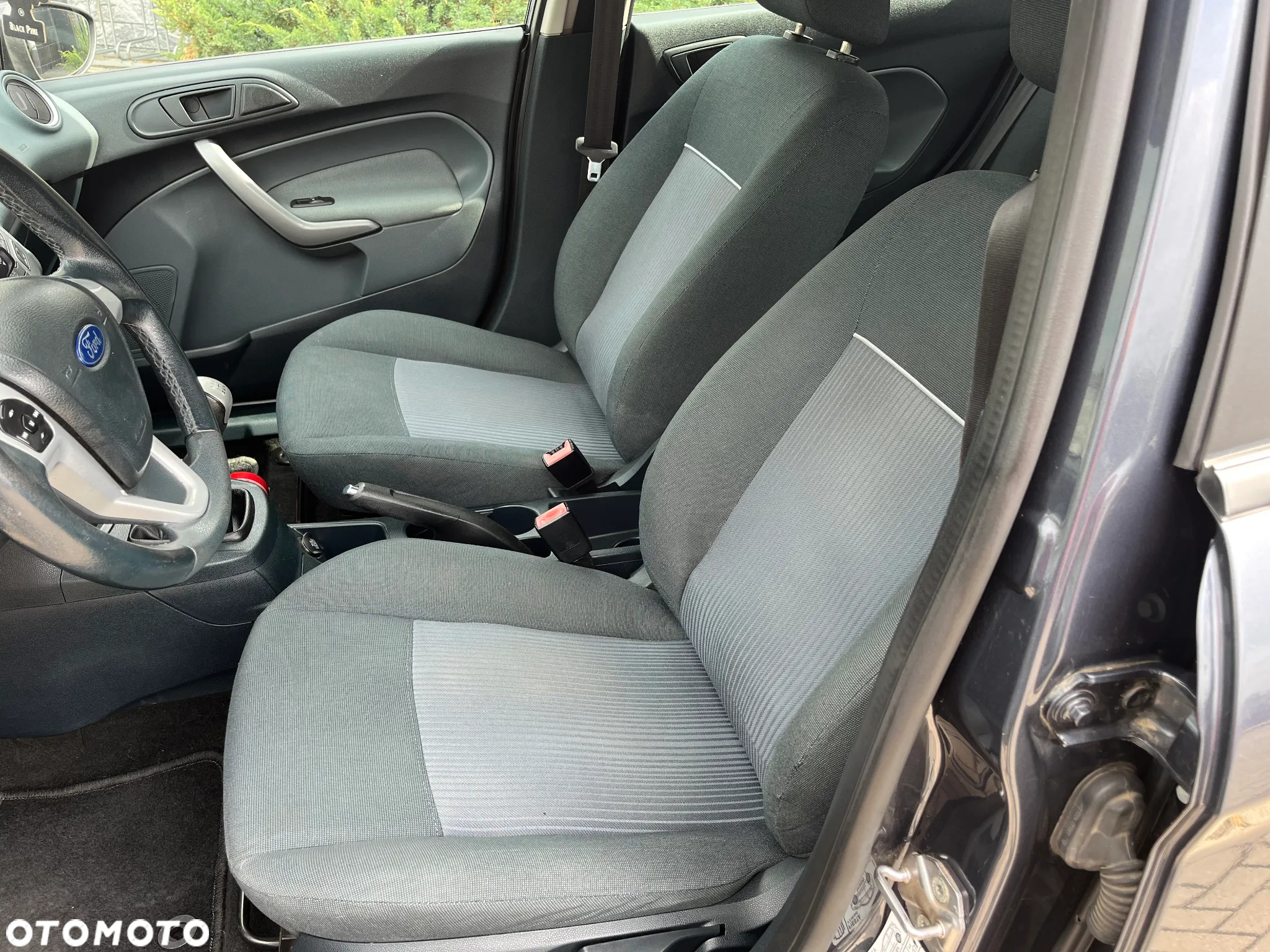 Ford Fiesta 1.6 TDCI SYNC Edition - 11