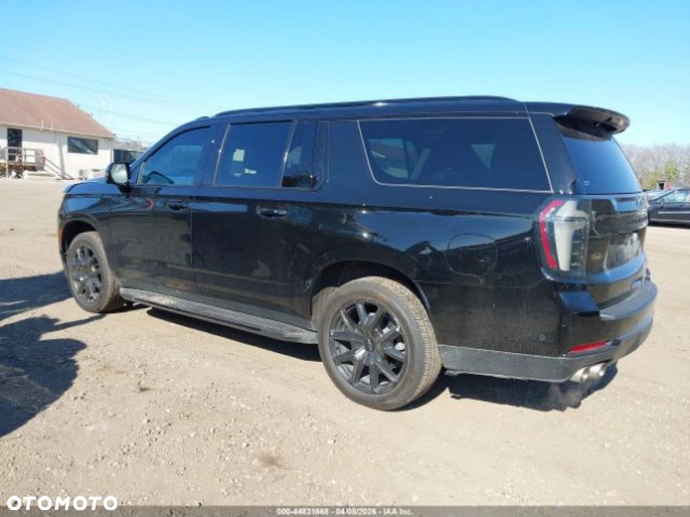 Chevrolet Suburban - 6