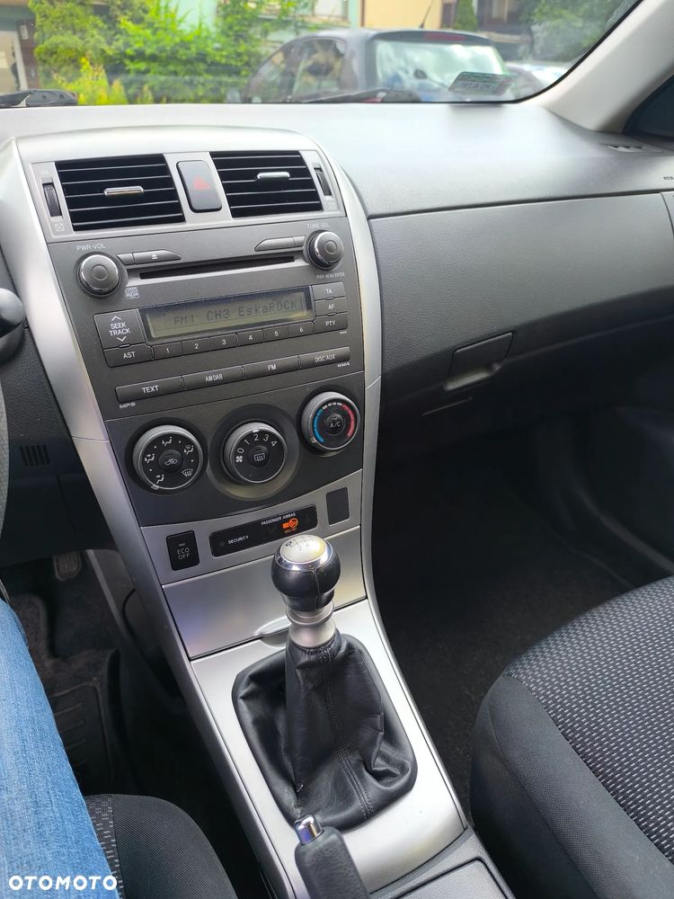 Toyota Corolla 1.33 VVT-i Luna - 10