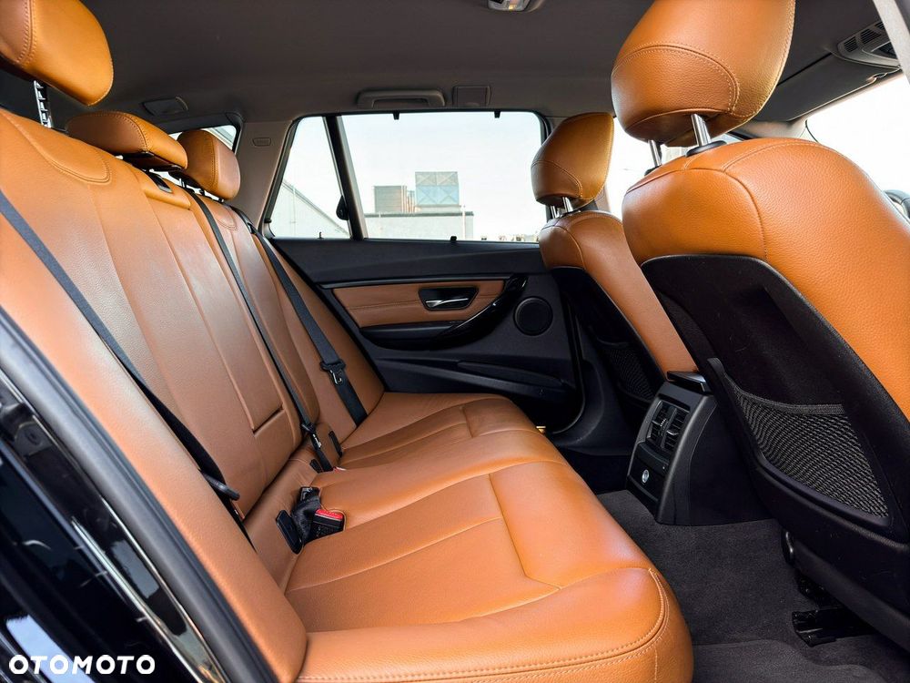 BMW Seria 3 320d Efficient Dynamics - 22