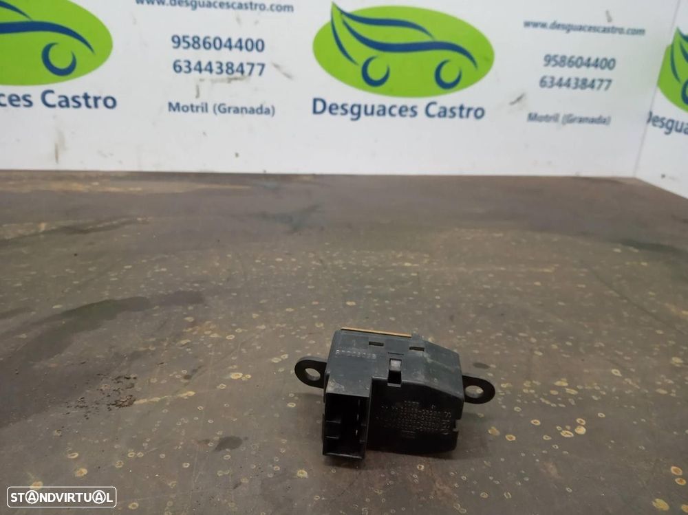 COMANDO ELEVADOR DE VIDRO TRASEIRO ESQUERDO HYUNDAI LANTRA II 2000 - - 2