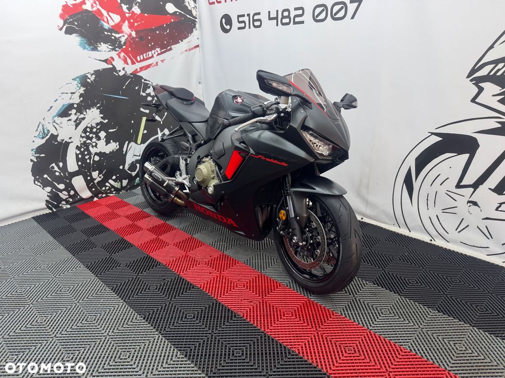 Honda CBR - 3