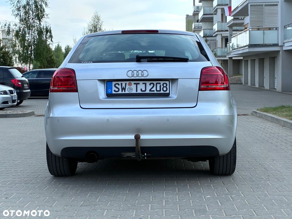 Audi A3 3-drzwiowe 1.6 Attraction - 4