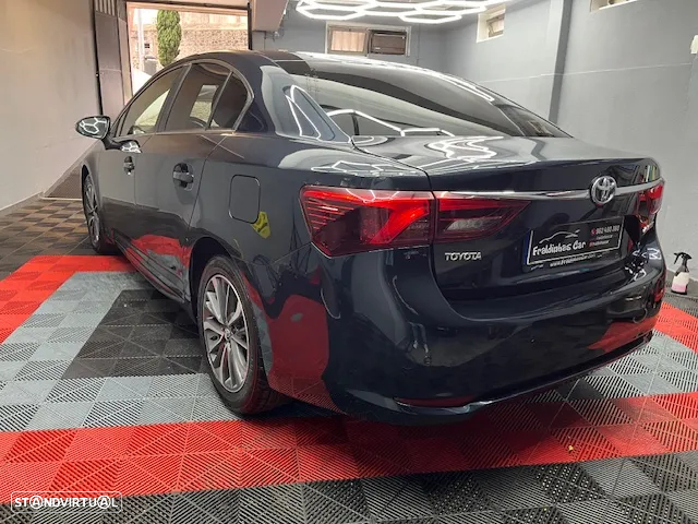 Toyota Avensis SD 1.6 D-4D Exclusive +P.Business - 16