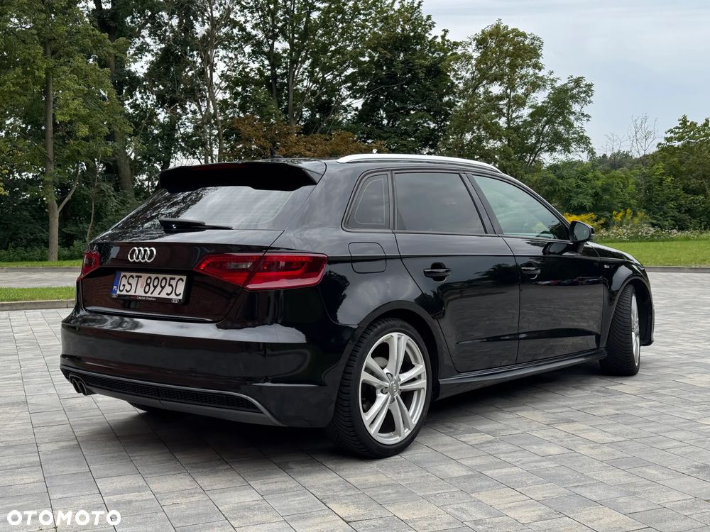 Audi A3 Sportback 2.0 TDI S tronic S line Sportpaket - 4