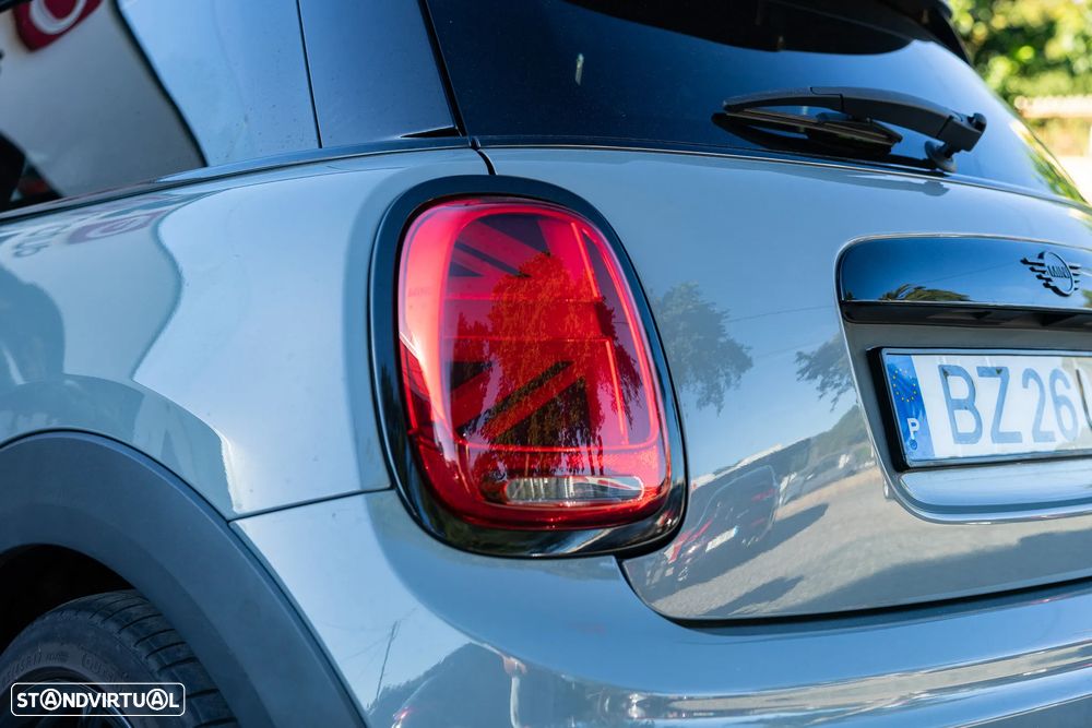 MINI 3 Portas Cooper D Aut. - 26