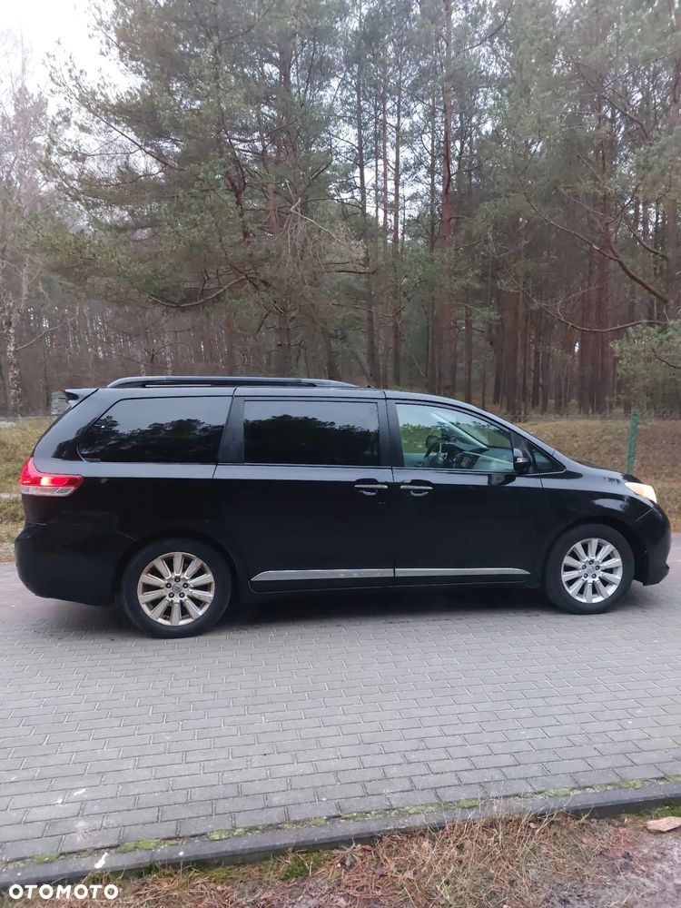 Toyota Sienna 3.5 XLE AWD - 11