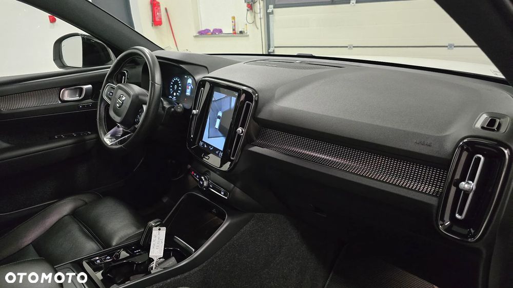 Volvo XC 40 D4 AWD Geartronic R-Design - 17