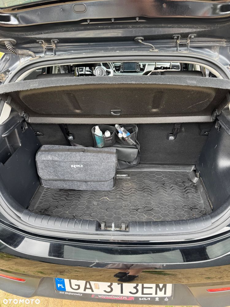 Kia Rio 1.4 L - 10