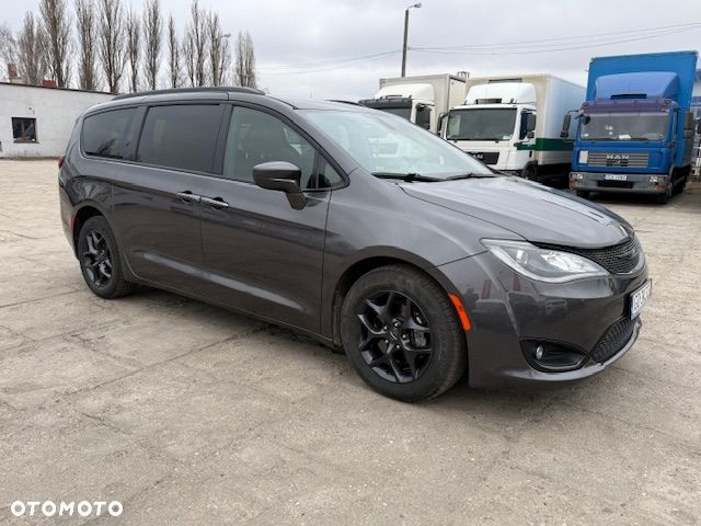 Chrysler Pacifica - 14