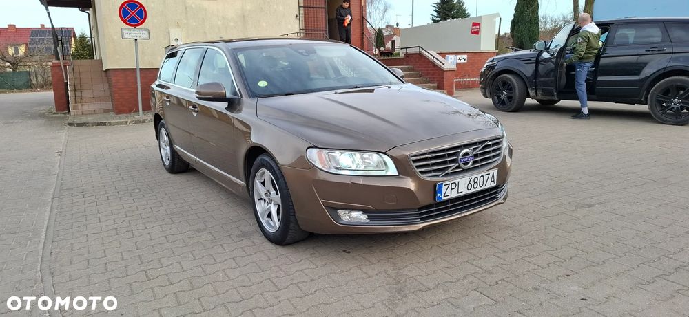 Volvo V70 D2 Momentum - 8