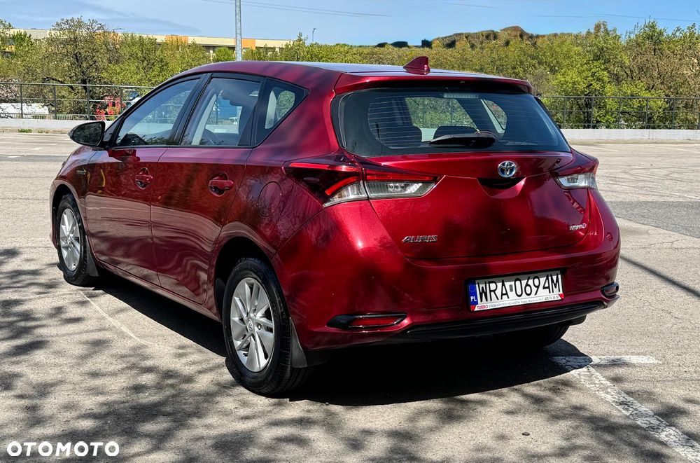 Toyota Auris Hybrid 135 Dynamic - 26
