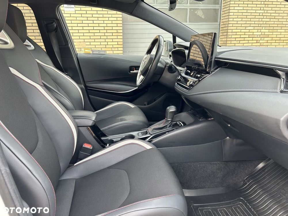 Toyota Corolla 1.8 Hybrid GR Sport Dynamic - 12