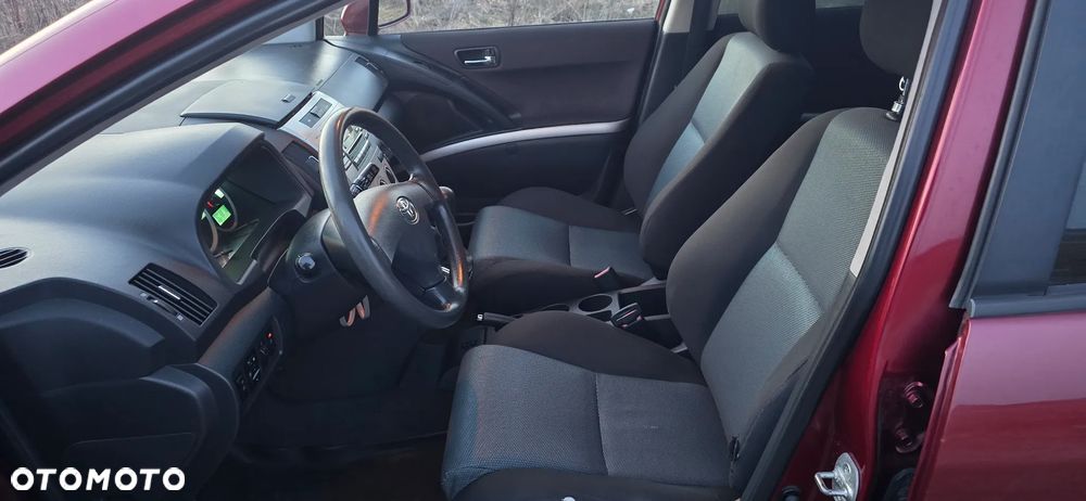 Toyota Corolla Verso 2.0 D-4D Sol - 8