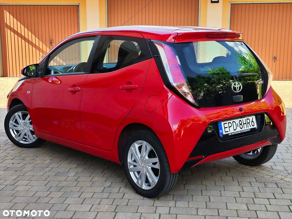 Toyota Aygo x-wave - 16