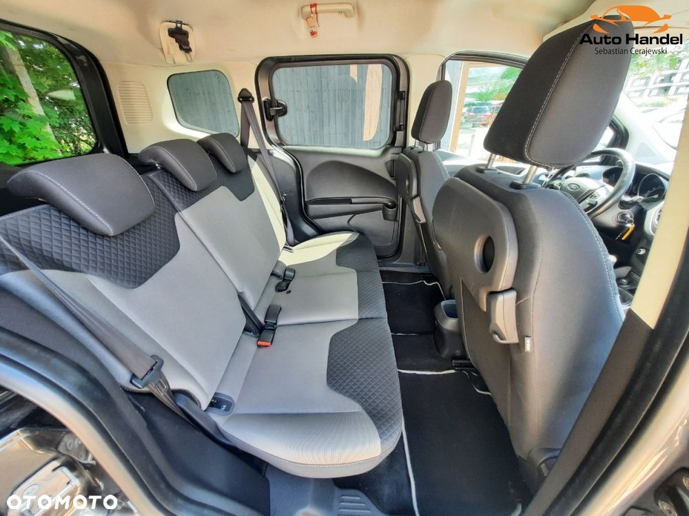 Ford Tourneo Courier - 28