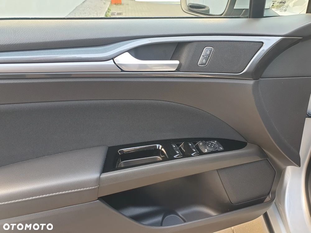 Ford Mondeo 2.0 EcoBlue Titanium - 12