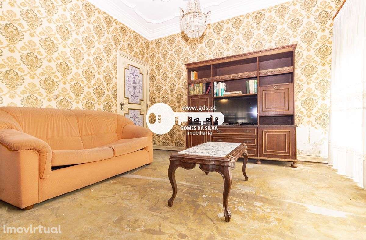 Moradia Bi-familiar c/ armazém e 1300m2 de terreno - Grande imagem: 3/21