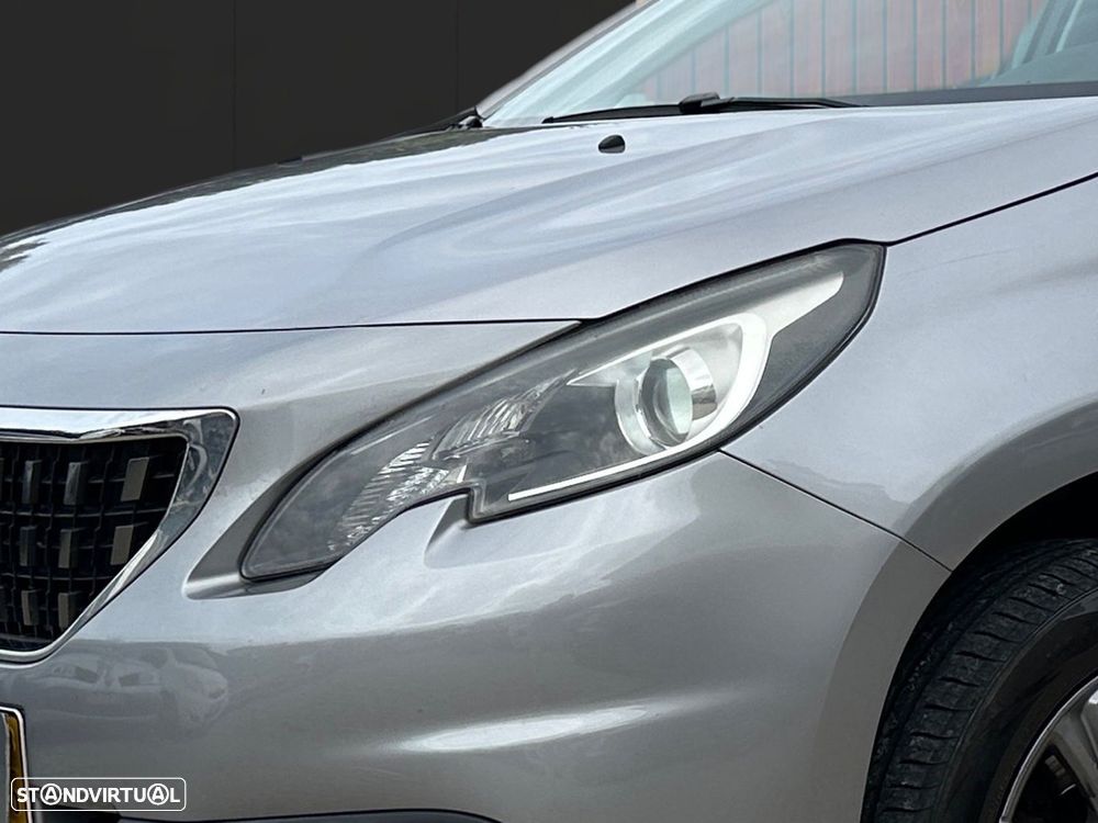 Peugeot 2008 1.2 PureTech Style - 5