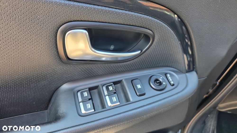 Kia Carens 1.6 GDI S 7os - 27