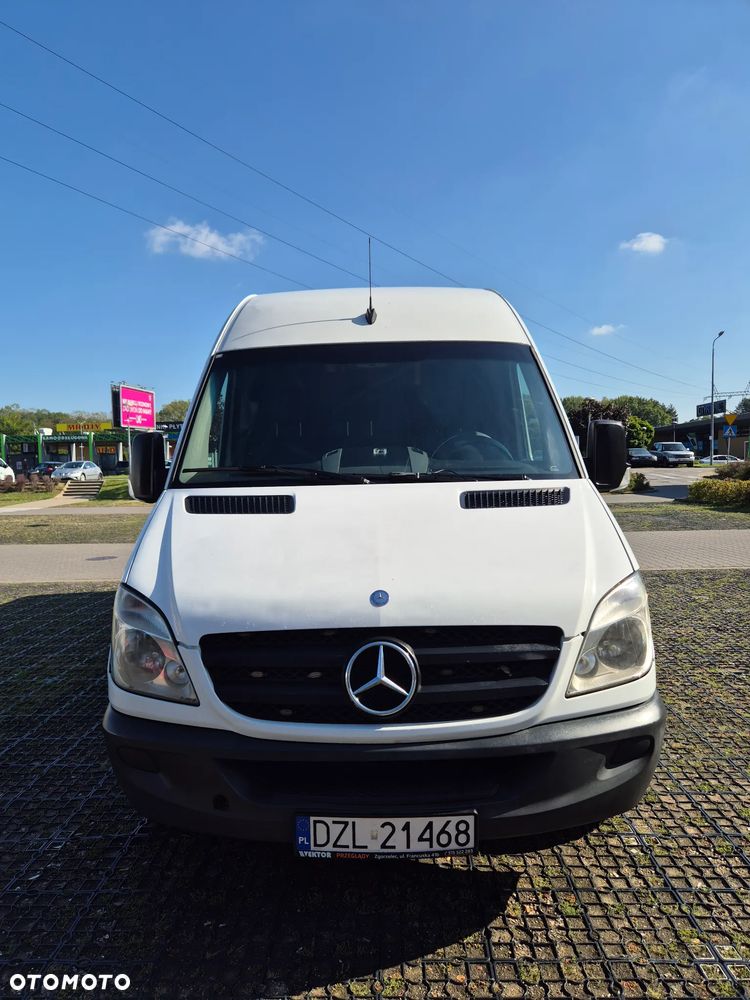 Mercedes-Benz Sprinter - 24