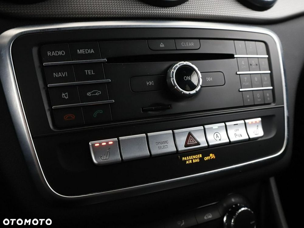 Mercedes-Benz CLA 200 7G-DCT Urban - 27