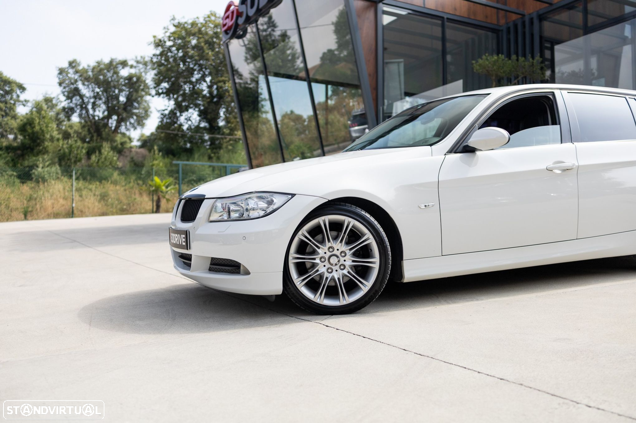 BMW 318 d Touring Navigation Sport - 6